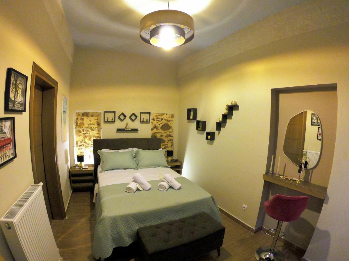 Harmony 2 In Gold Apartment
