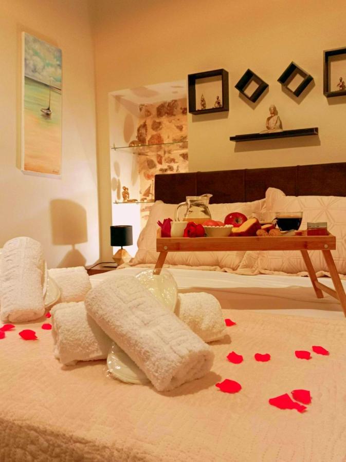 Harmony 2 In Gold Apartment